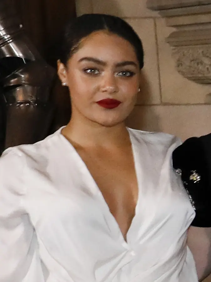 Izuka Hoyle at the Mary Queen of Scots premiere