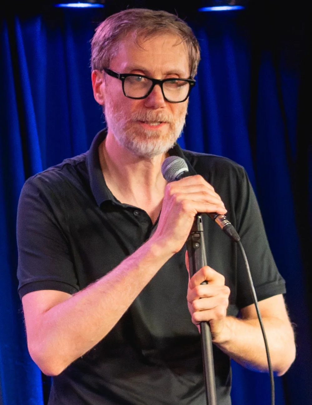 Stephen Merchant in a 2025 event portrait