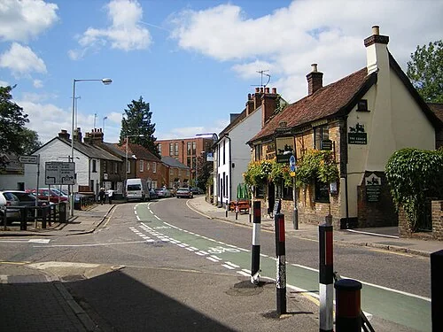 Rickmansworth High Street with the Coach and Horses on the right in 2006