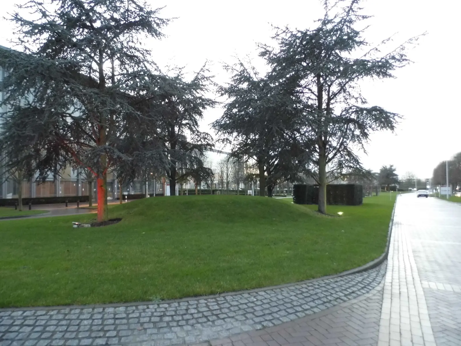 Photograph of a landscaped route in The Square at Stockley Park
